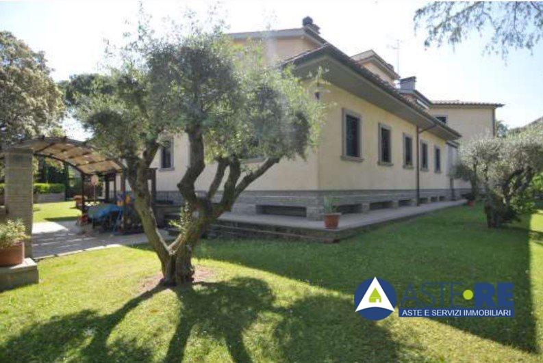 casa indipendente in vendita a Viterbo