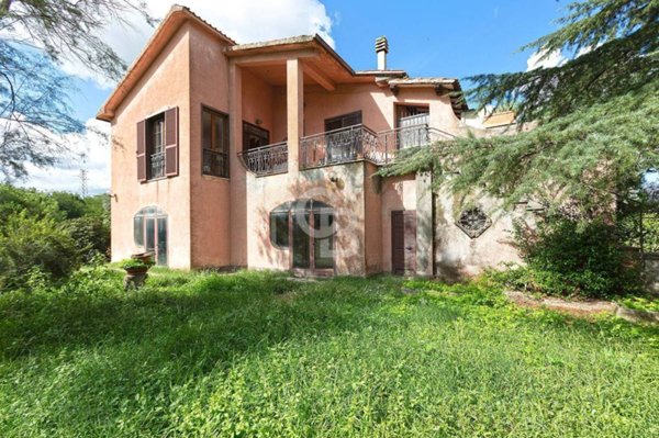 casa indipendente in vendita a Viterbo