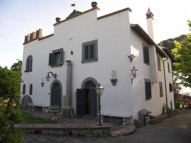 casa indipendente in vendita a Viterbo in zona Tobia