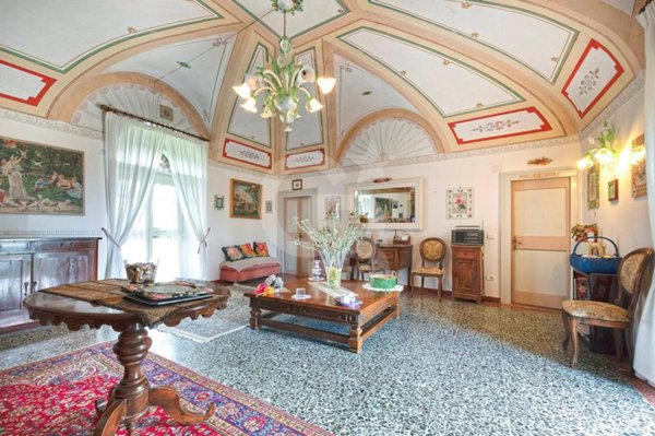 casa indipendente in vendita a Viterbo
