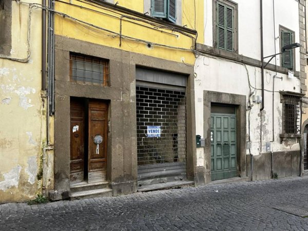 negozio in vendita a Viterbo