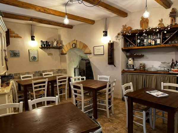 locale di sgombero in vendita a Viterbo in zona Sant'Angelo