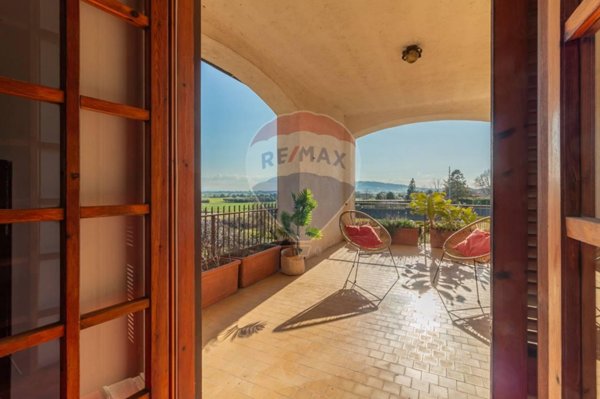 casa indipendente in vendita a Viterbo in zona Ombrone