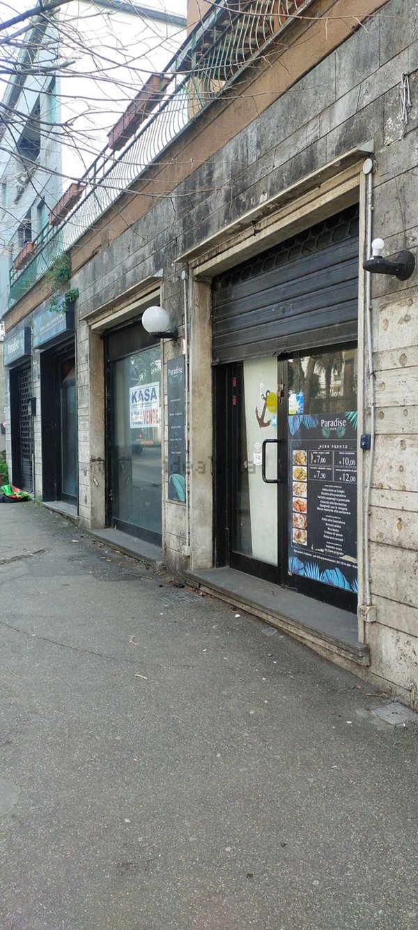 locale commerciale in vendita a Viterbo in zona Centro Città