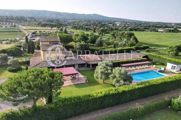 casa indipendente in vendita a Viterbo in zona Centro Città