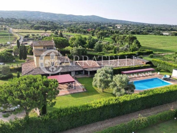 casa indipendente in vendita a Viterbo in zona Centro Città