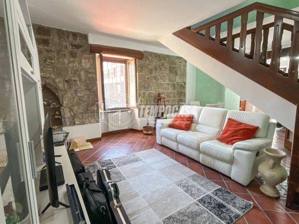 casa indipendente in vendita a Viterbo in zona Centro Città