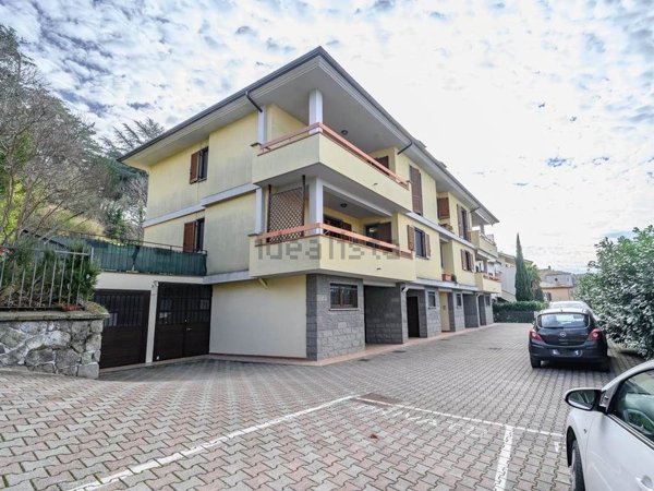 appartamento in vendita a Viterbo in zona San Martino al Cimino