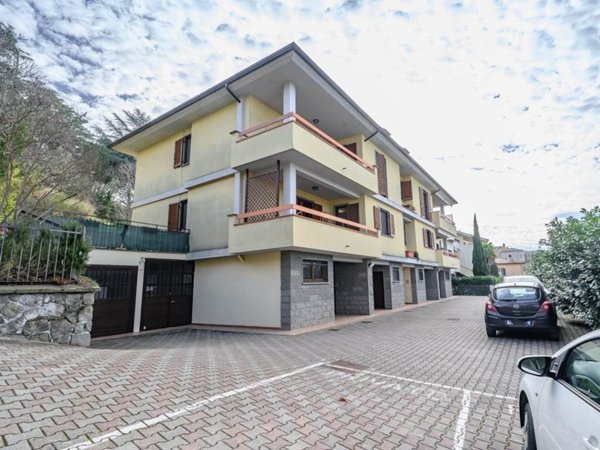 appartamento in vendita a Viterbo in zona San Martino al Cimino