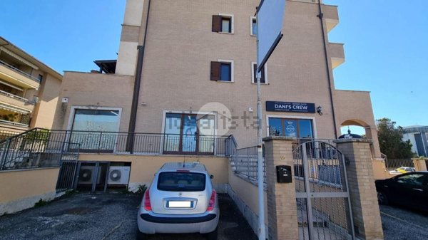 locale commerciale in vendita a Viterbo
