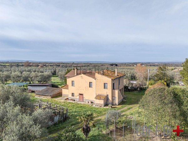 casa indipendente in vendita a Viterbo