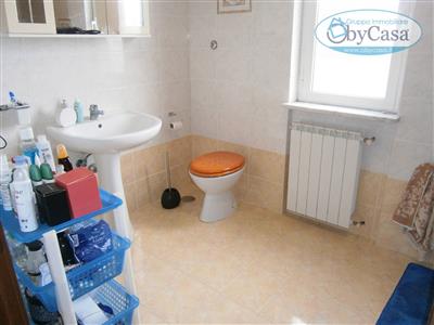 casa indipendente in vendita a Viterbo