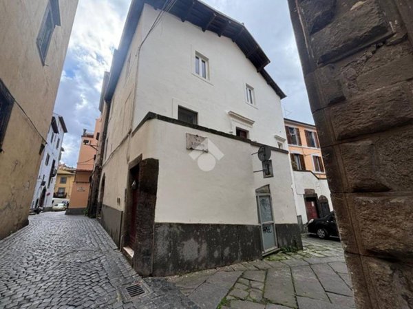 casa semindipendente in vendita a Viterbo