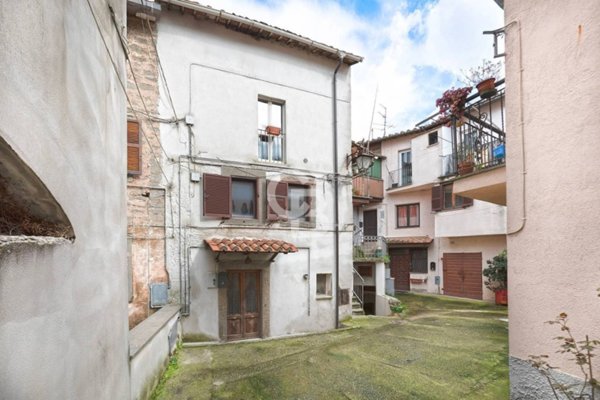 appartamento in vendita a Viterbo in zona Bagnaia
