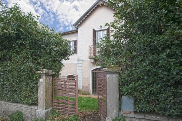 casa indipendente in vendita a Viterbo in zona San Martino al Cimino