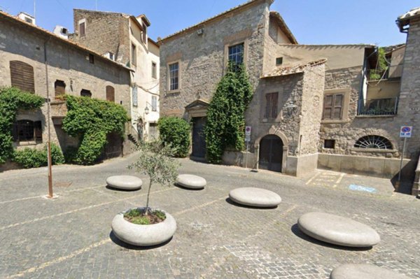 negozio in vendita a Viterbo in zona Centro Città