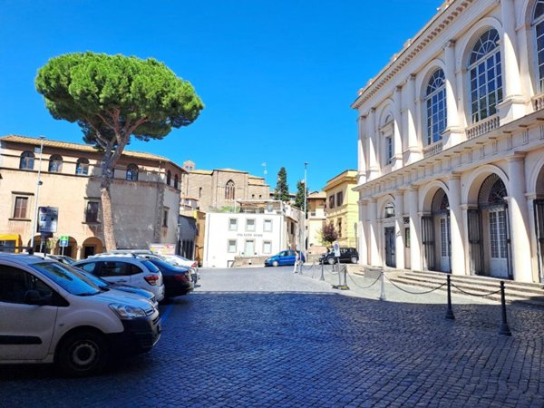appartamento in vendita a Viterbo in zona Centro Città