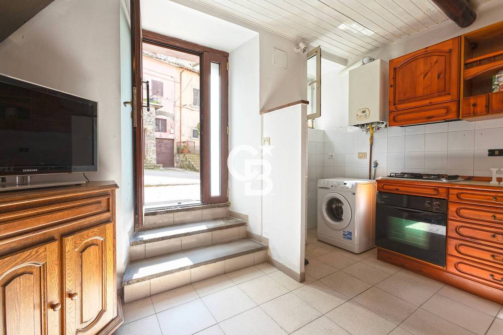 appartamento in vendita a Viterbo in zona San Martino al Cimino