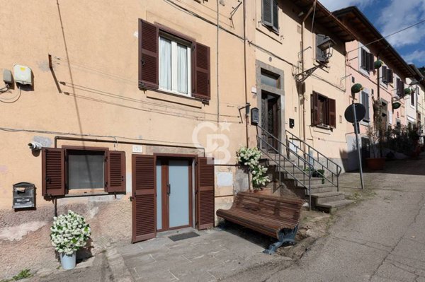 appartamento in vendita a Viterbo in zona San Martino al Cimino