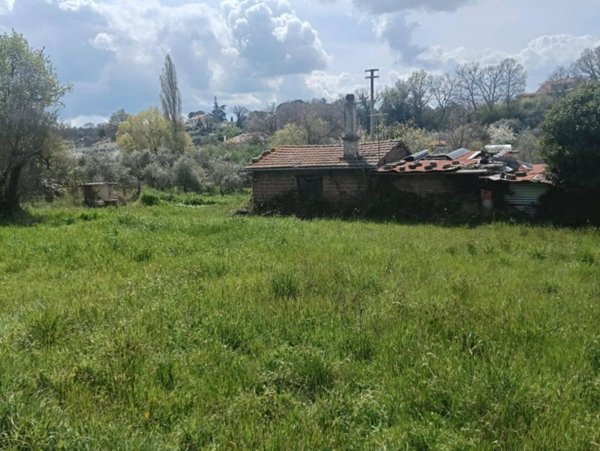 casa indipendente in vendita a Viterbo in zona Bagnaia