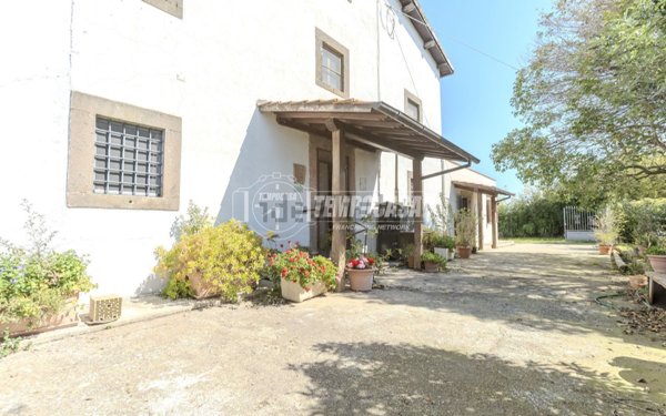casa indipendente in vendita a Viterbo in zona Castel d'Asso