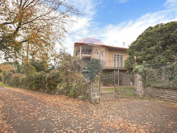 casa indipendente in vendita a Viterbo in zona Centro Città