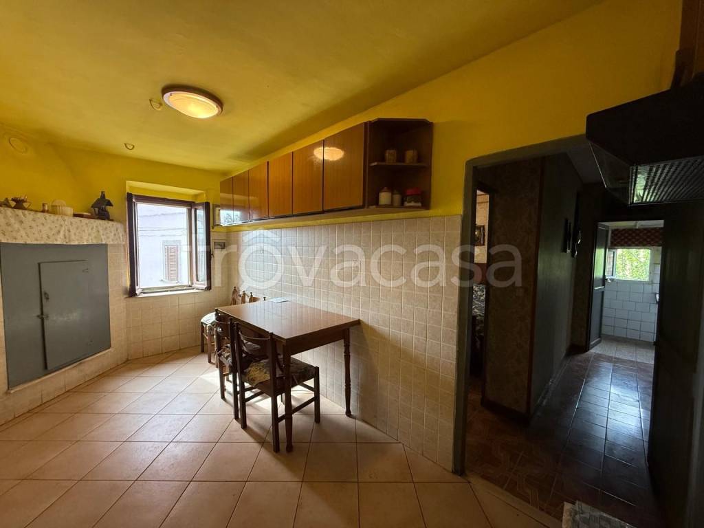 appartamento in vendita a Viterbo in zona Grotte Santo Stefano