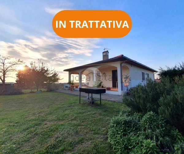 casa indipendente in vendita a Viterbo