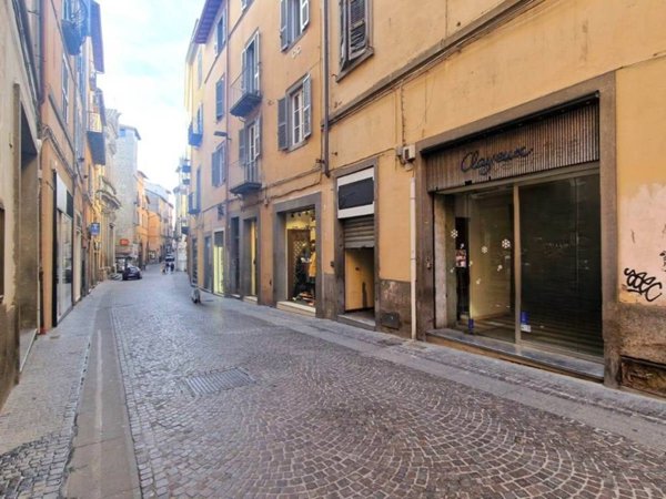 negozio in vendita a Viterbo