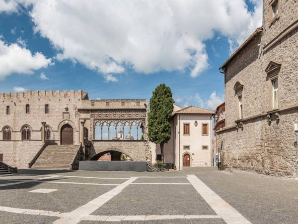 quadrivano in vendita a Viterbo in zona Centro Città