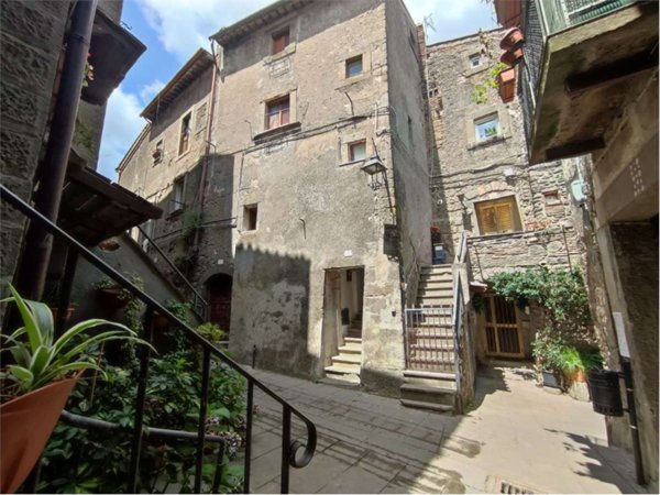 appartamento in vendita a Viterbo in zona Bagnaia