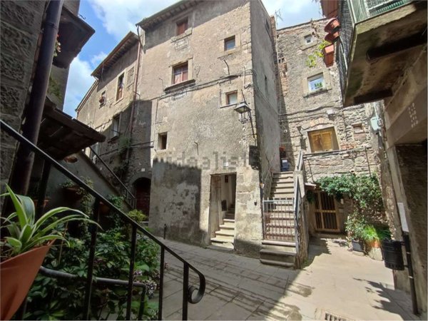 appartamento in vendita a Viterbo in zona Bagnaia
