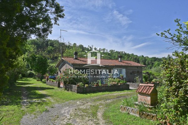 casa indipendente in vendita a Viterbo in zona Grotte Santo Stefano