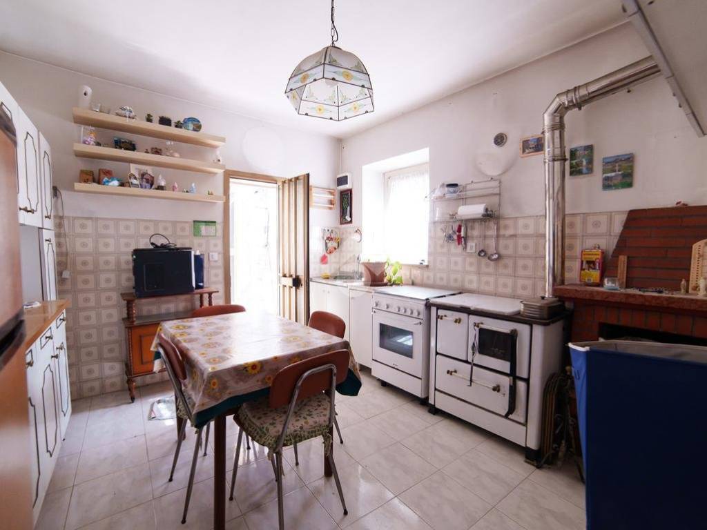 appartamento in vendita a Viterbo in zona Bagnaia