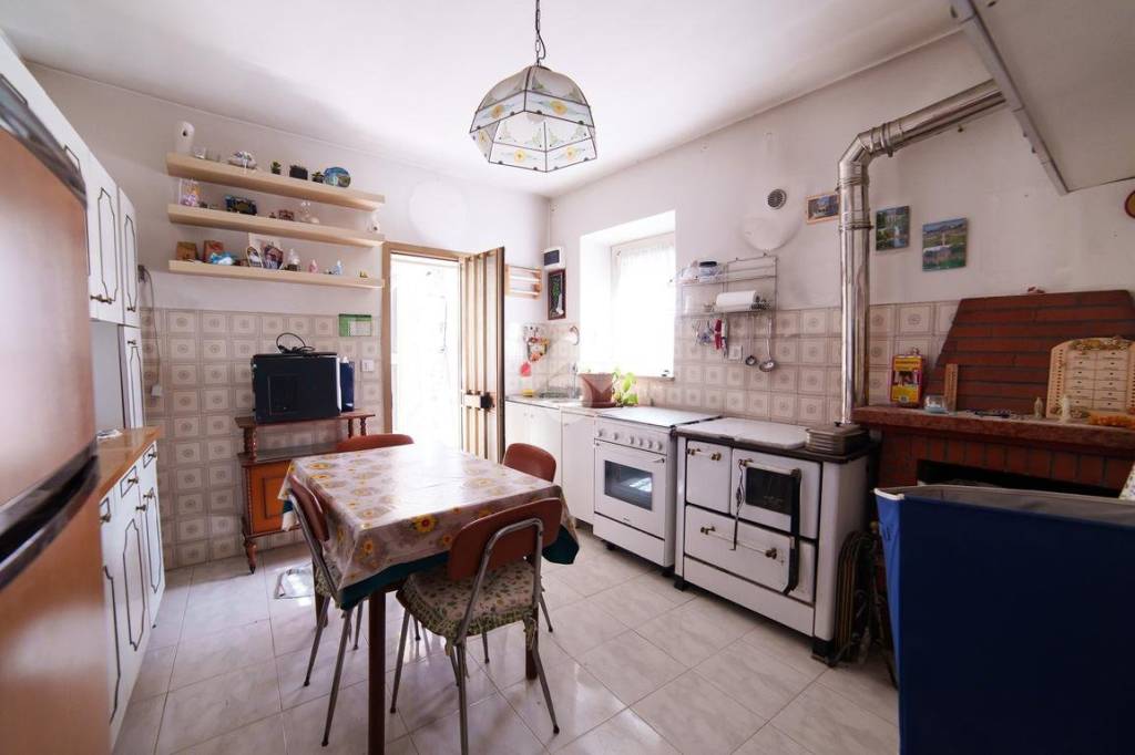 appartamento in vendita a Viterbo in zona Bagnaia