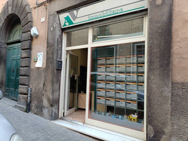 negozio in vendita a Viterbo in zona Centro Città