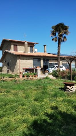 casa indipendente in vendita a Viterbo