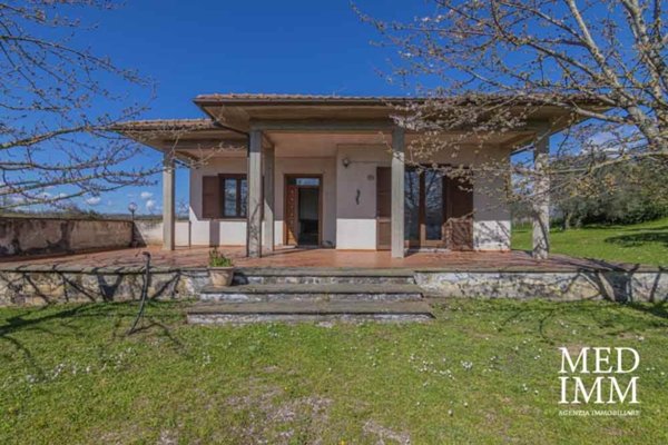 casa indipendente in vendita a Viterbo in zona Fastello