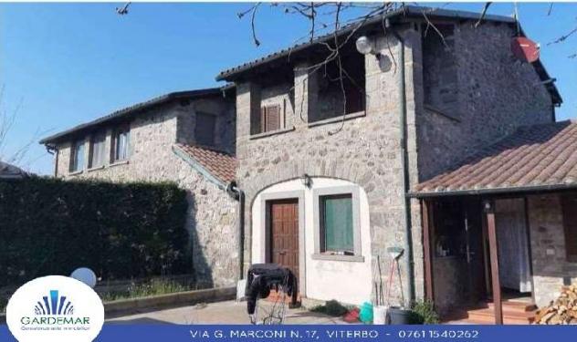 casa indipendente in vendita a Viterbo