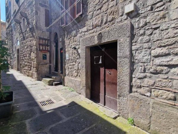 appartamento in vendita a Viterbo in zona Monterazzano
