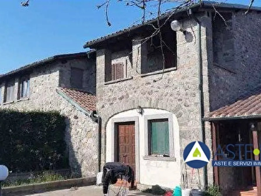 casa indipendente in vendita a Viterbo