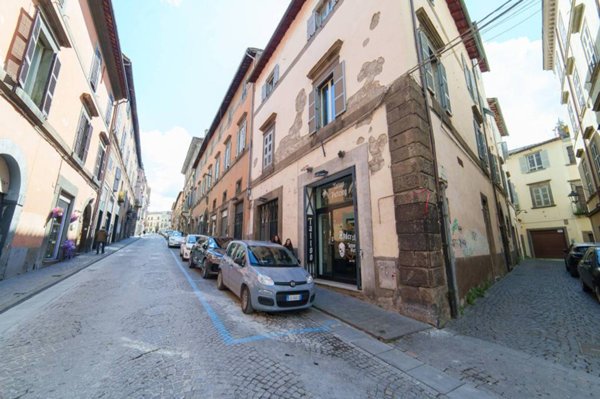 appartamento in vendita a Viterbo in zona Centro Città