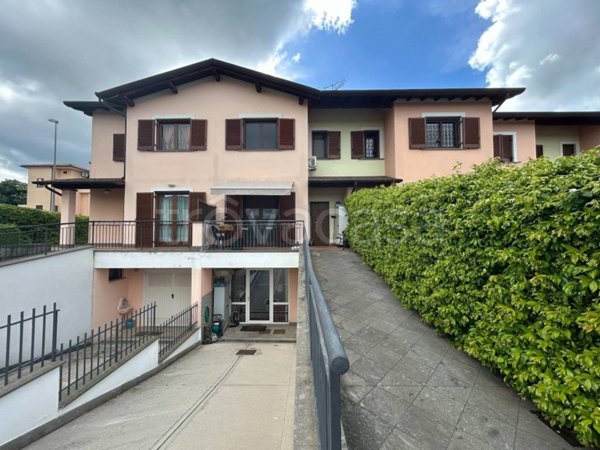 casa indipendente in vendita a Viterbo in zona Bagnaia