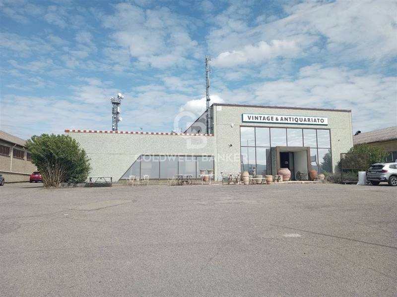 locale di sgombero in vendita a Viterbo
