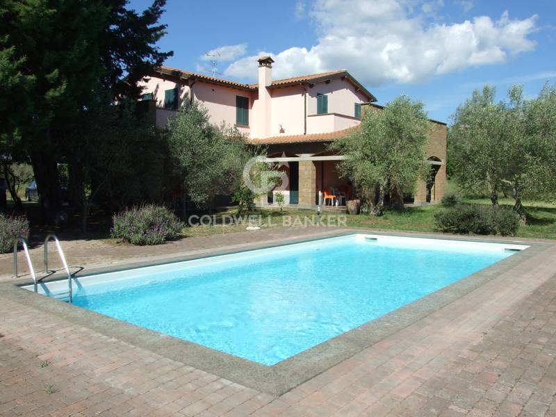 casa indipendente in vendita a Viterbo in zona Centro Città