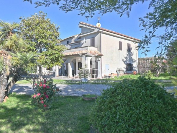 casa indipendente in vendita a Viterbo in zona Buon Respiro