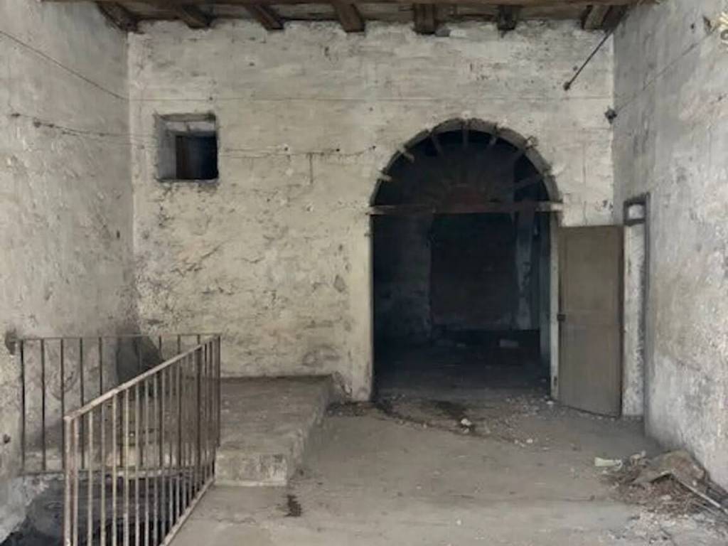 negozio in vendita a Viterbo in zona Centro Città