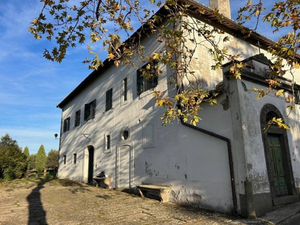 casa indipendente in vendita a Viterbo in zona Centro Città