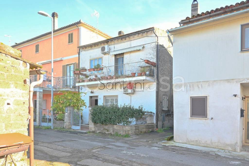 appartamento in vendita a Viterbo in zona Grotte Santo Stefano