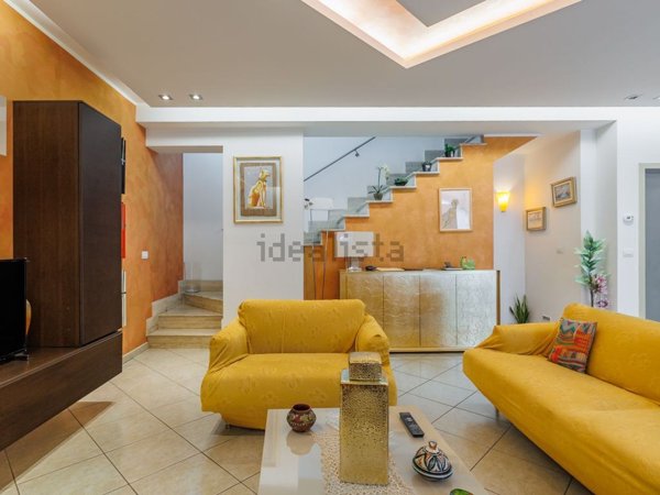casa indipendente in vendita a Viterbo in zona Bagnaia